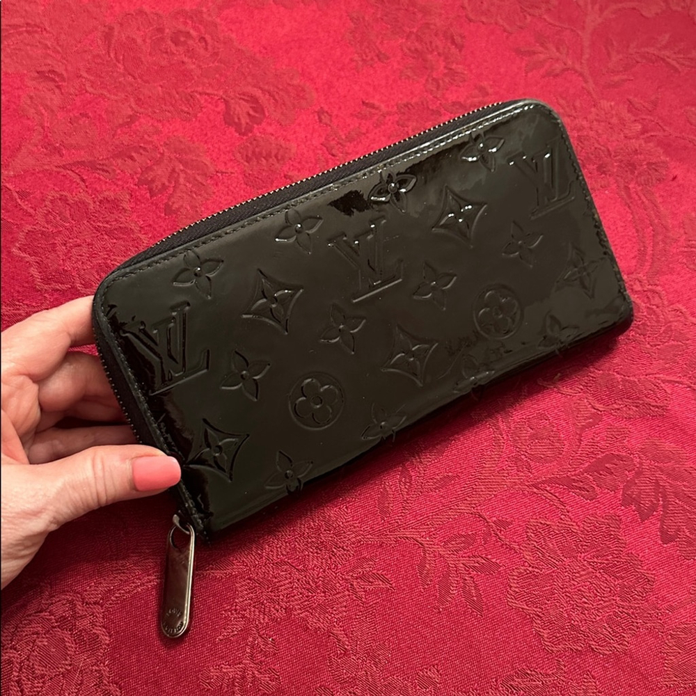 Louis Vuitton Black Monogram Vernis Leather Zip Long Wallet